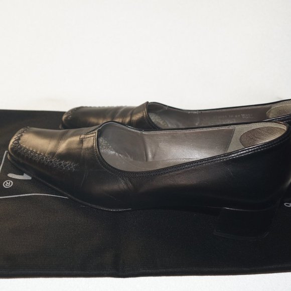 Gabor Black Leather Low Heeled Pump (Size 6.5) - Picture 8 of 8